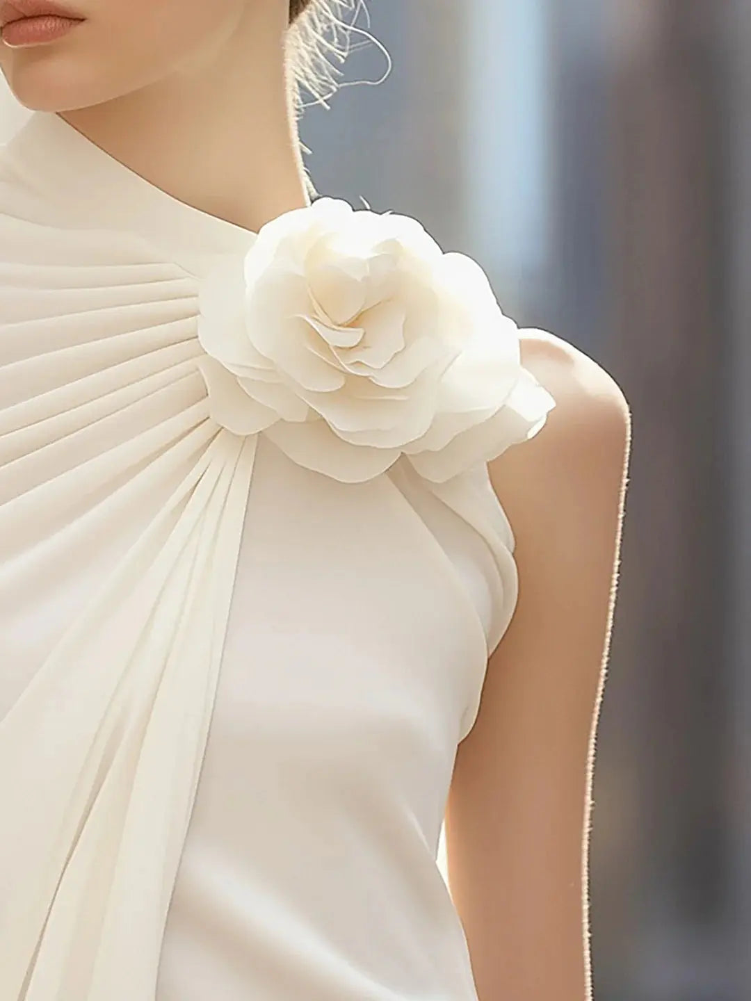 Çiçekli Omuz Detayı ile Şık Beyaz Şifon Üst - Decostal